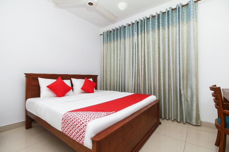 Oyo 126 Reliance Hotel コロンボ エクステリア 写真